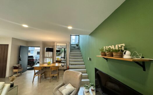 Preciosa casa Inteligente está en Condominio en Guachipelín de Escazú, cerca de centros comerciales, colegios y más. Cód 141048