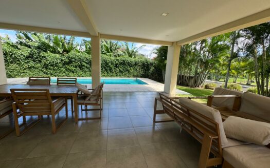 Apartamento en Primer Piso con Jardín, en Escazú Increíble precio Remate bancario Cód 141022