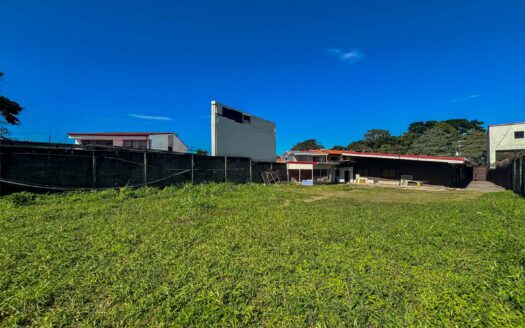 Local Comercial en Alquiler en Sabanilla con Amplio Parqueo y Excelente Exposición cod.140649