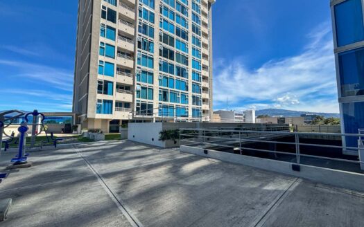 Apartamento en Venta en Los Yoses, Piso 5 con Vista al Sur cod.140574