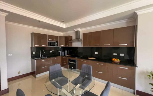 Apartamento de 2 habitaciones en venta en La Sabana, amplio y frente al parque COD#140678