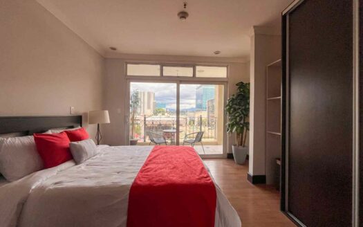 Apartamento de 2 habitaciones en venta en La Sabana, amplio y frente al parque COD#140678