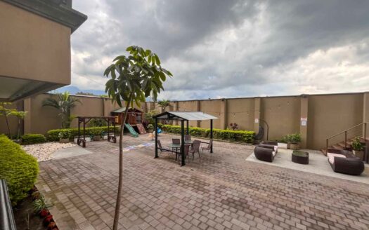 Apartamento de 2 habitaciones en venta en La Sabana, amplio y frente al parque COD#140678