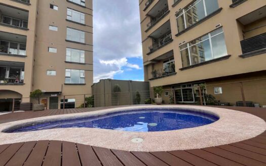 Apartamento de 2 habitaciones en venta en La Sabana, amplio y frente al parque COD#140678