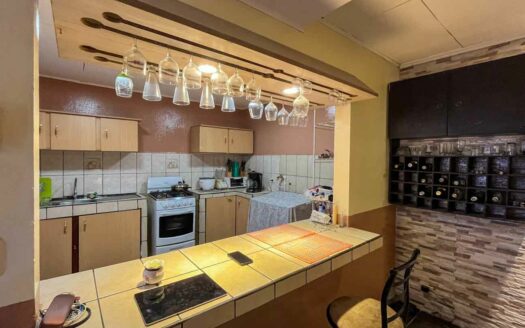 Propiedad mixta de 6 apartamentos en venta en San Rafael Abajo, ideal para inversión con buena rentabilidad COD#141130