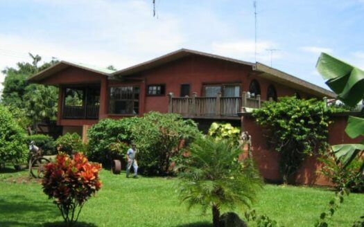 ¡OPORTUNIDAD! Hermosa y Amplia Propiedad Para Alquiler Uso de Suelo Residencial y Comercial Estilo Colonial y Rodeada de Naturaleza a Solo 3 Mins del Centro de Alajuela. COD. 140861