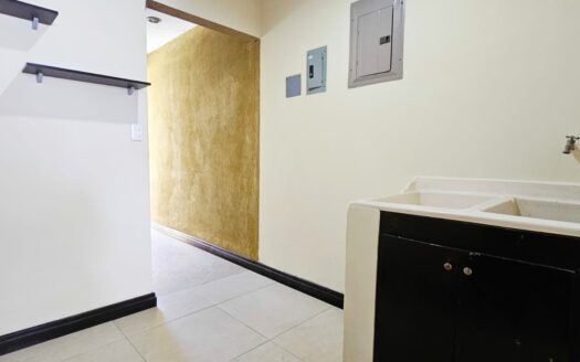 ¡REMATE: SE ESCUCHAN OFERTAS! Hermosa Casa Amplia con Patio, Balcones y Terraza BBQ en Residencial Privado – Cerca de Alajuela Centro. COD. 140928