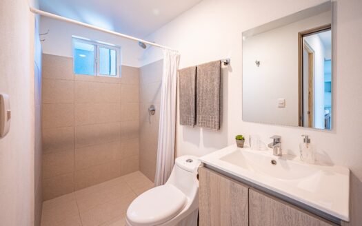 NUEVO!! Apartamento en el piso 16 con vista panorámica a las montañas – Viva Jacó 3 habitaciones 2 baños Cod. 140222