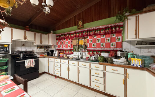 Oportunidad de Propiedad Comercial con Casa, 10 Apartamentos, Cancha de Fut5 y Local, en Llorente de Tibás COD 141181