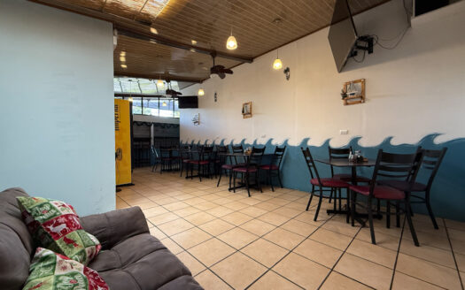 Oportunidad de Propiedad Comercial con Casa, 10 Apartamentos, Cancha de Fut5 y Local, en Llorente de Tibás COD 141181