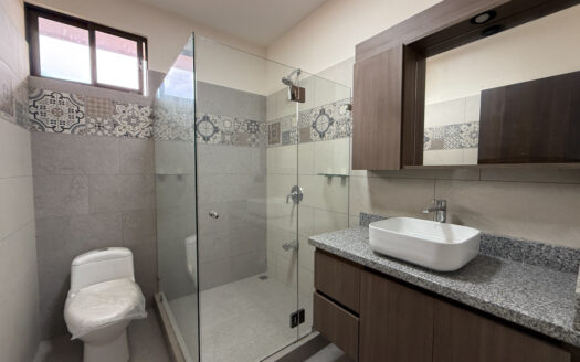 Hermosa Casa Para Estrenar, de 2 Plantas y con Finos y Modernos Acabados, en Condominio en Patalillo de Coronado COD 140369