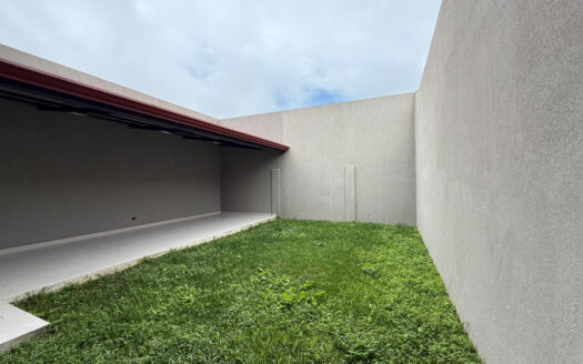 Hermosa Casa Para Estrenar, de 2 Plantas y con Finos y Modernos Acabados, en Condominio en Patalillo de Coronado COD 140369