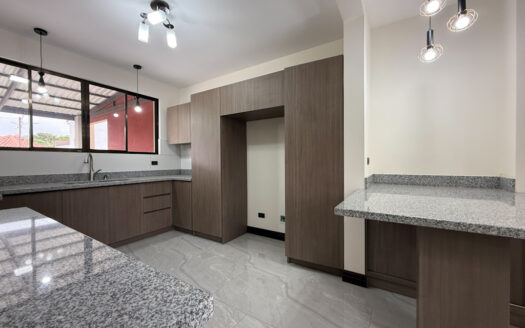 Hermosa Casa Para Estrenar, de 2 Plantas y con Finos y Modernos Acabados, en Condominio en Patalillo de Coronado COD 140369