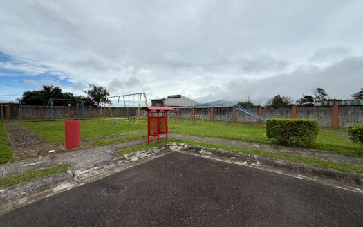 Casa para Estrenar, de 2 Plantas, Moderna y Llena de Luz Natural, en Condominio, Patalillo de Coronado COD 140331