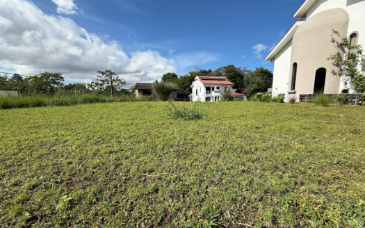 Venta de Lote Esquinero de 646 m2, en Condominio Rodeado de Naturaleza, Tranquilidad y Seguridad en Mata de Plátano, Goicoechea COD 140090