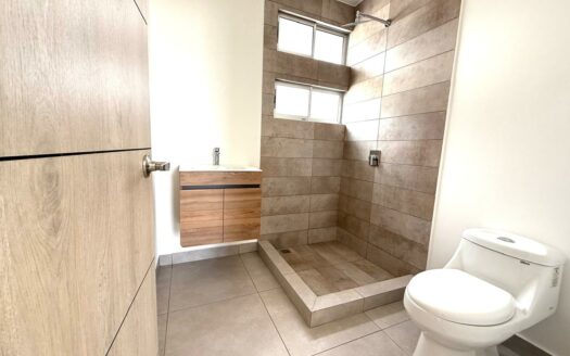 Casa en Venta en Santo Domingo de Heredia, con Amenidades y Financiamiento Total. Código 139980