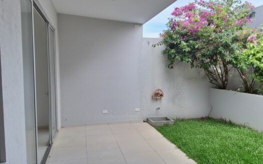 Casa Adjudicada de Una Planta en Venta en Alajuela – Condominio con Piscina y Amenidades. cod.141992