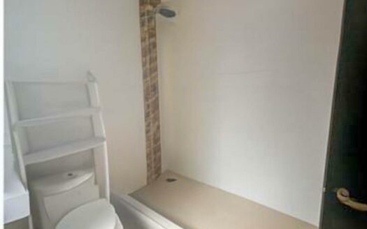 Apartamento Adjudicado en Venta en Concasa, Piso 5 con Balcones y 2 Parqueos. cod.141620