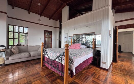 San Ramon: Hermosa Propiedad con Dos Casas en Calle Privada con Espectacular Vista con 2315 Metros de Terreno. #141340