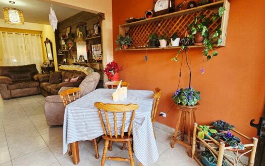 ¡PRECIO DE OPORTUNIDAD! Casa en Venta en Condominio Agua Clara con Dormitorio Principal en Planta Baja. COD. 141604