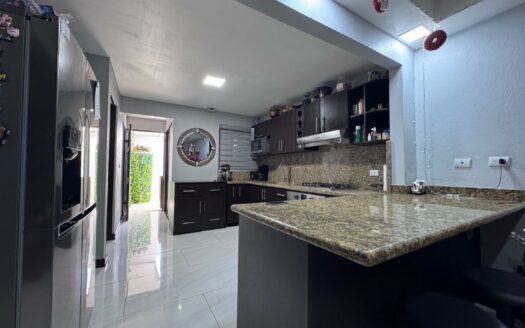 Tres Ríos: Casa de Una Planta en Residencial Privado con Extraordinaria Ubicación. #141391