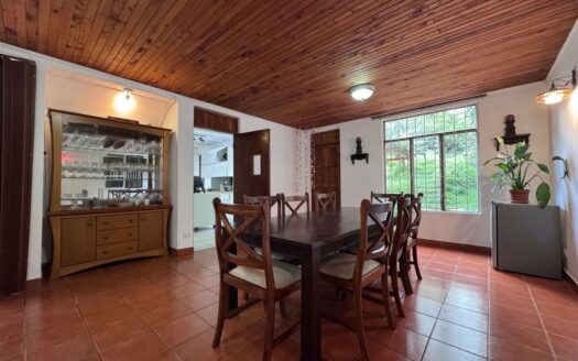 San Ramon: Hermosa Propiedad con Dos Casas en Calle Privada con Espectacular Vista con 2315 Metros de Terreno. #141340