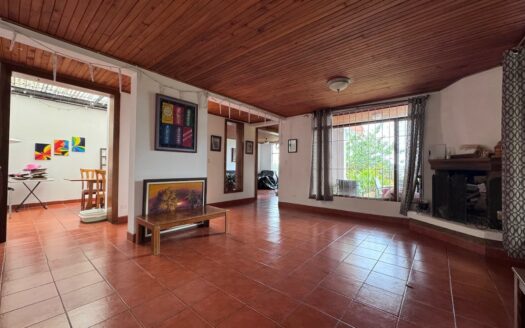 San Ramon: Hermosa Propiedad con Dos Casas en Calle Privada con Espectacular Vista con 2315 Metros de Terreno. #141340