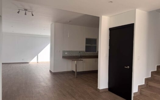 Casa Adjudicada en Venta en Mora, Condominio con Amplias Amenidades. Cod. 141309