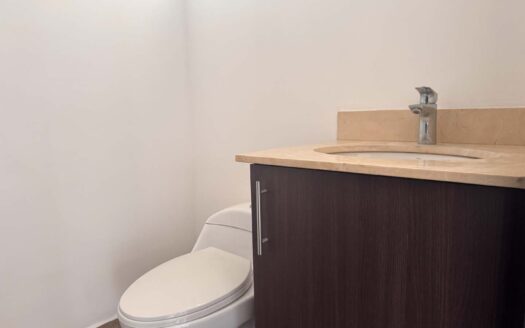 Casa Adjudicada en Venta en Mora, Condominio con Amplias Amenidades. Cod. 141309