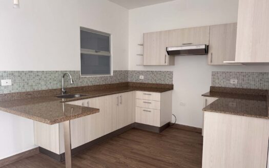 Casa Adjudicada en Venta en Mora, Condominio con Amplias Amenidades. Cod. 141309