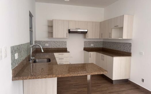 Casa Adjudicada en Venta en Mora, Condominio con Amplias Amenidades. Cod. 141309