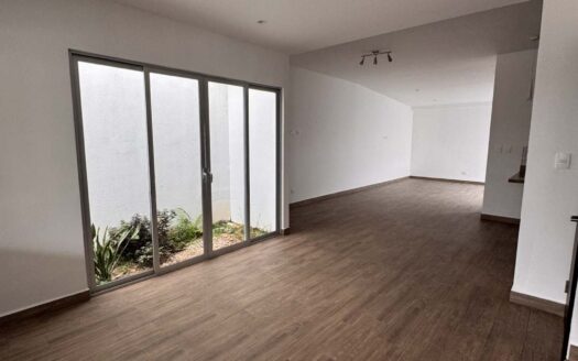 Casa Adjudicada en Venta en Mora, Condominio con Amplias Amenidades. Cod. 141309