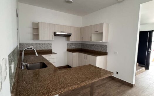 Casa Adjudicada en Venta en Mora, Condominio con Amplias Amenidades. Cod. 141309