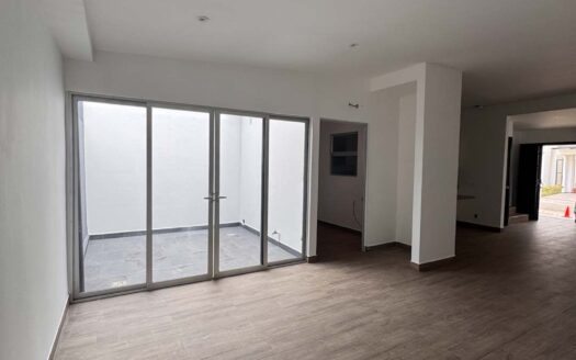 Casa Adjudicada en Venta en Mora, Condominio con Amplias Amenidades. Cod. 141309