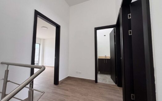 Casa Adjudicada en Venta en Mora, Condominio con Amplias Amenidades. Cod. 141309