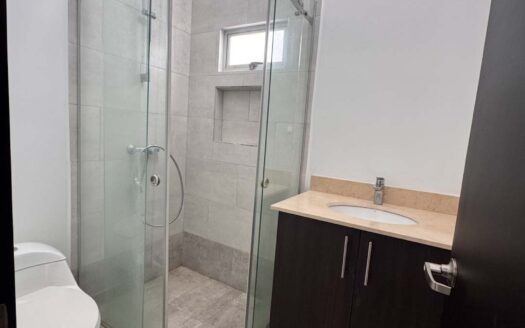 Casa Adjudicada en Venta en Mora, Condominio con Amplias Amenidades. Cod. 141309