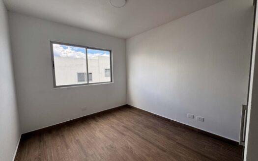 Casa Adjudicada en Venta en Mora, Condominio con Amplias Amenidades. Cod. 141309