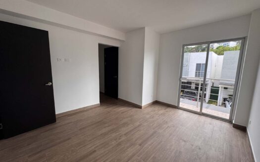 Casa Adjudicada en Venta en Mora, Condominio con Amplias Amenidades. Cod. 141309