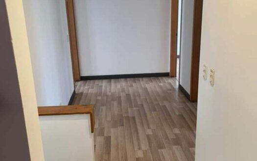 Casa en Venta en Santa Ana Centro con Cuatro Dormitorios y Cuarto de Servicio, en Condominio Exclusivo con Excelente Ubicación. Cod. 141286