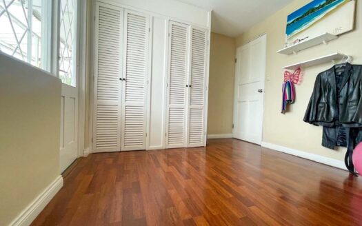 Casa en Venta en Sabanilla, Montes de Oca, con Amplia Iluminación y Vista cod.141261