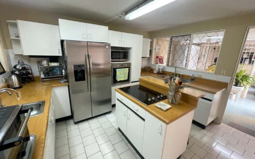 Casa en Venta en Sabanilla, Montes de Oca, con Amplia Iluminación y Vista cod.141261