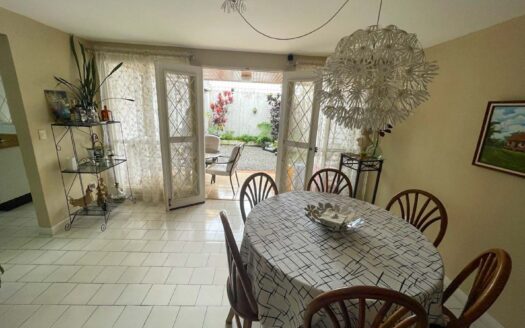 Casa en Venta en Sabanilla, Montes de Oca, con Amplia Iluminación y Vista cod.141261