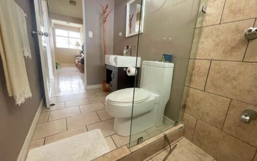 Casa en Venta en Sabanilla, Montes de Oca, con Amplia Iluminación y Vista cod.141261