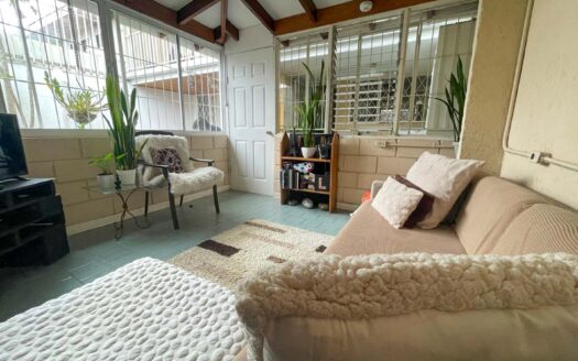 Casa en Venta en Sabanilla, Montes de Oca, con Amplia Iluminación y Vista cod.141261