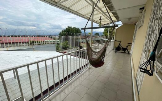 Casa en Venta en Sabanilla, Montes de Oca, con Amplia Iluminación y Vista cod.141261