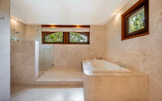 Luxury 6-Bdr Estate w Pool & Jacuzzi in Exclusive Hacienda Pinilla Community 🌿🏌️♂️