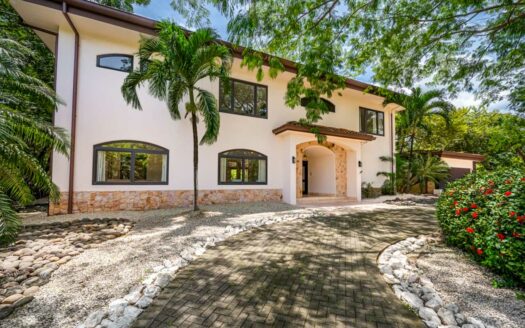 Luxury 6-Bdr Estate w Pool & Jacuzzi in Exclusive Hacienda Pinilla Community 🌿🏌️♂️