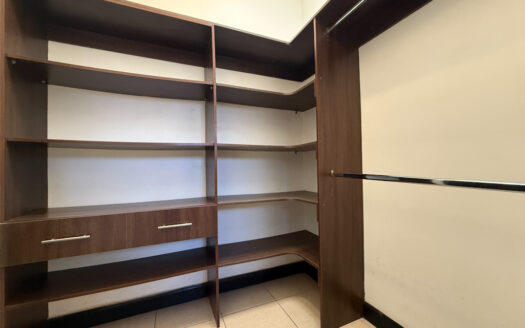 Remate Bancario!!! Oportunidad Casa de 2 Plantas en Condominio Seguro con Hermosas Amenidades en Moravia COD 141891