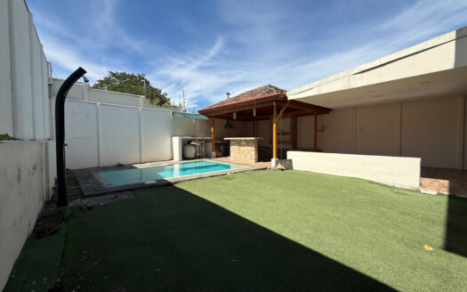 Remate Bancario!!! Oportunidad Casa de 2 Plantas en Condominio Seguro con Hermosas Amenidades en Moravia COD 141891