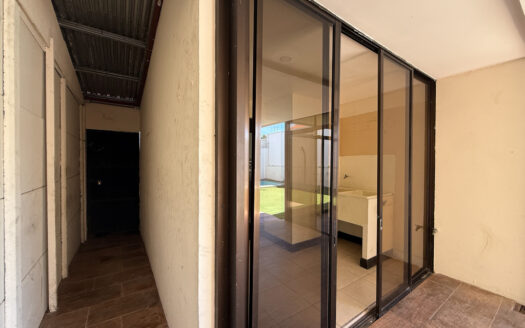 Remate Bancario!!! Oportunidad Casa de 2 Plantas en Condominio Seguro con Hermosas Amenidades en Moravia COD 141891